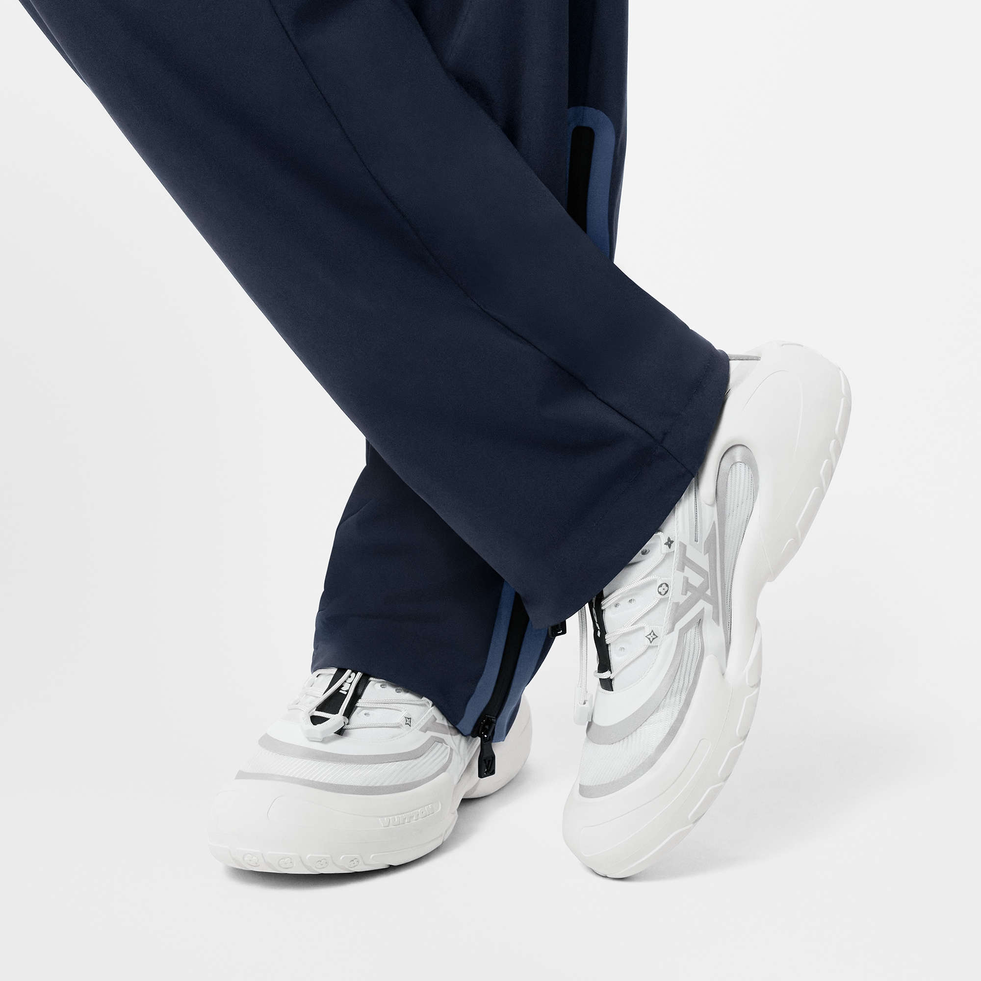 【大人スポーティ】LOUIS VUITTON★Barracuda スニーカー LV Barracuda Sneaker - Men - Shoes | LOUIS VUITTON ®